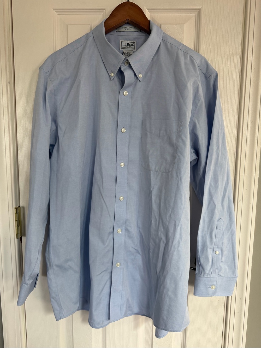 L.L. Bean Men's Light Blue Button-Down Oxford Shirt wrinkle free slim fit 17 33